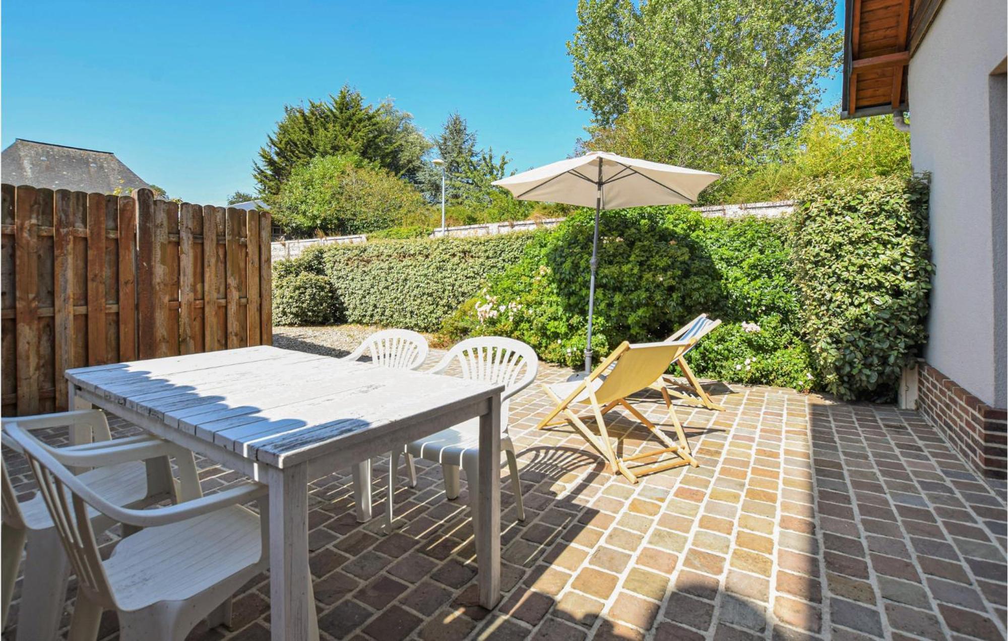 Beautiful Home In Le Bourg-Dun With Kitchen Rom bilde